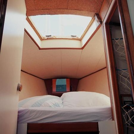 Cozy Lisbon Marina Sleepaboard - Sail Away 호텔 외부 사진