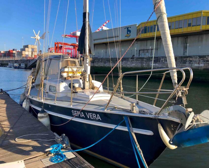 Cozy Lisbon Marina Sleepaboard - Sail Away 호텔 외부 사진