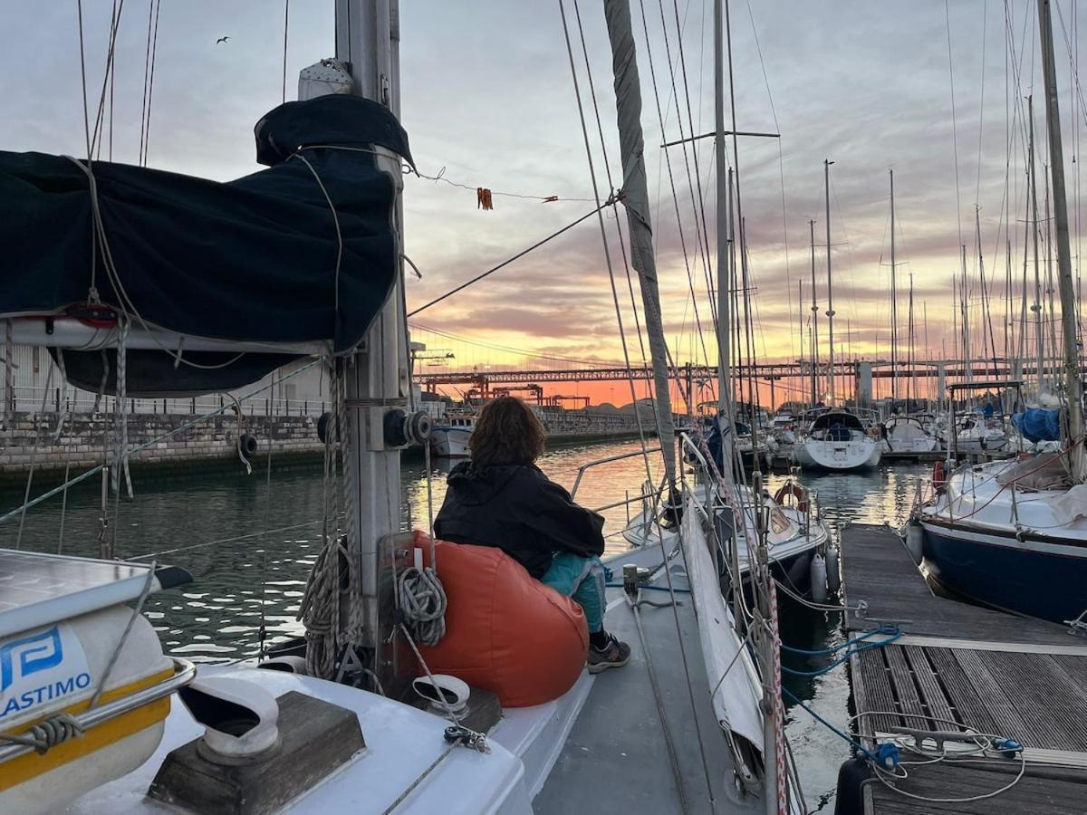 Cozy Lisbon Marina Sleepaboard - Sail Away 호텔 외부 사진