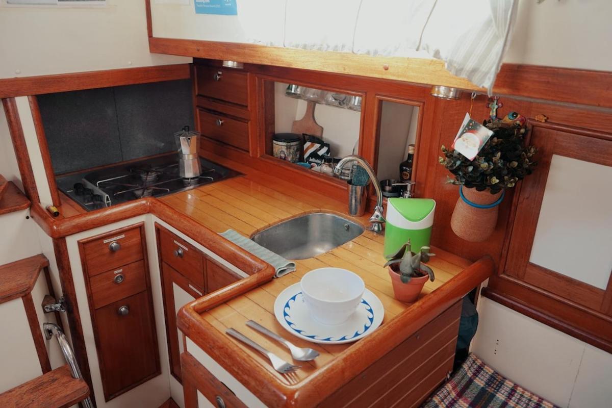 Cozy Lisbon Marina Sleepaboard - Sail Away 호텔 외부 사진