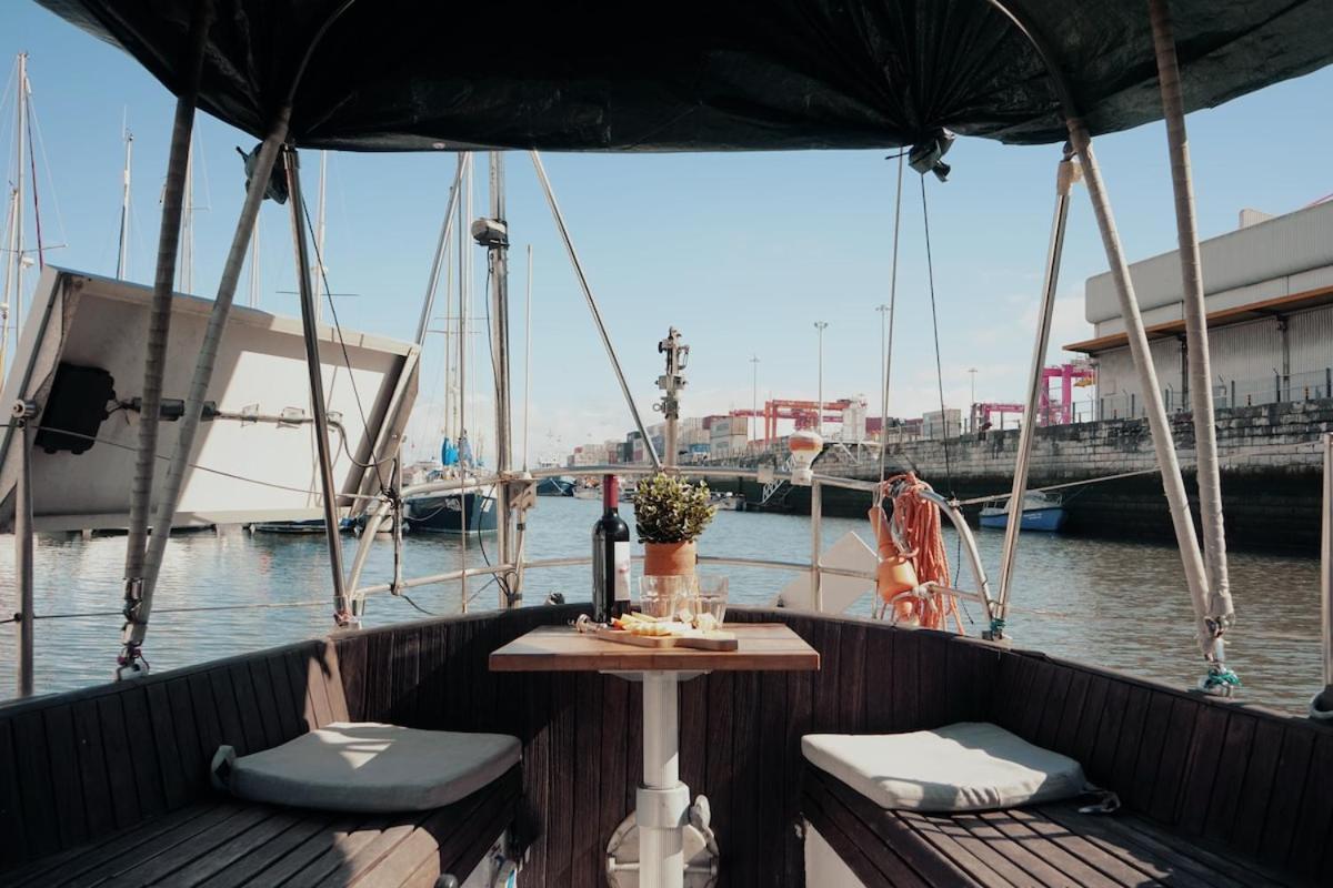 Cozy Lisbon Marina Sleepaboard - Sail Away 호텔 외부 사진