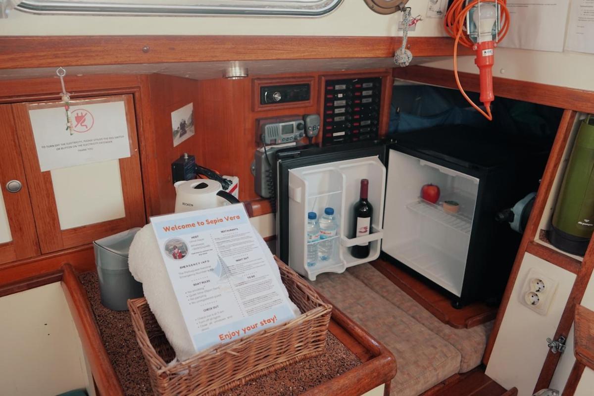 Cozy Lisbon Marina Sleepaboard - Sail Away 호텔 외부 사진